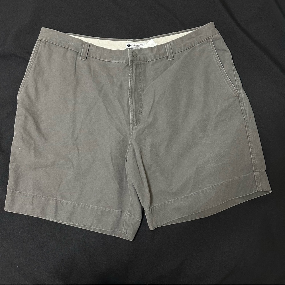 Columbia men’s cargo shorts dark gray‎ size 40